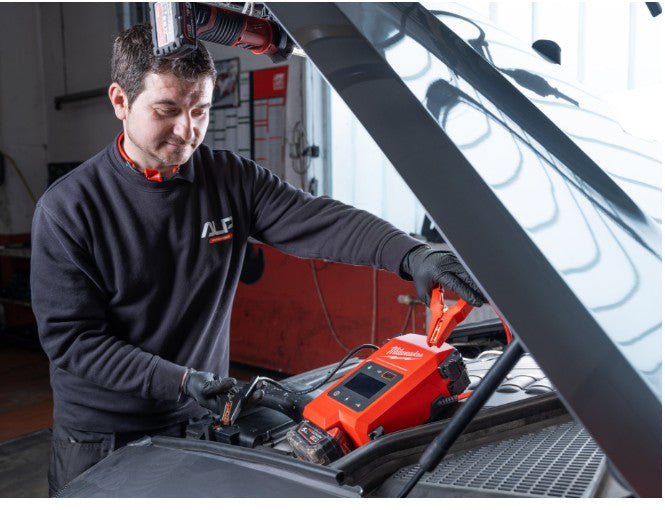 Milwaukee M18™ Jump Starter - M18 JS2000-0 - 4933498026