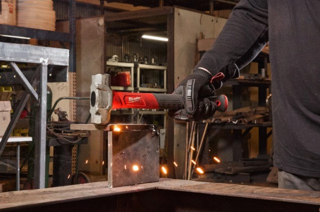 Milwaukee 4932498305 Fibreglass Sledge Hammer - 1.13kg/2.5lbs