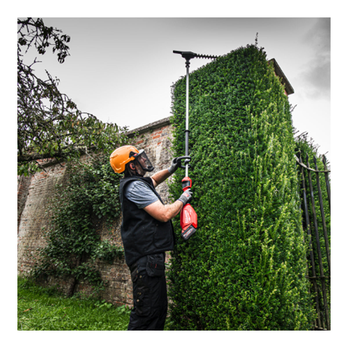 Milwaukee M18FHETE27-0 M18 FUEL 267cm Extended Pole Hedge Trimmer — Body Only