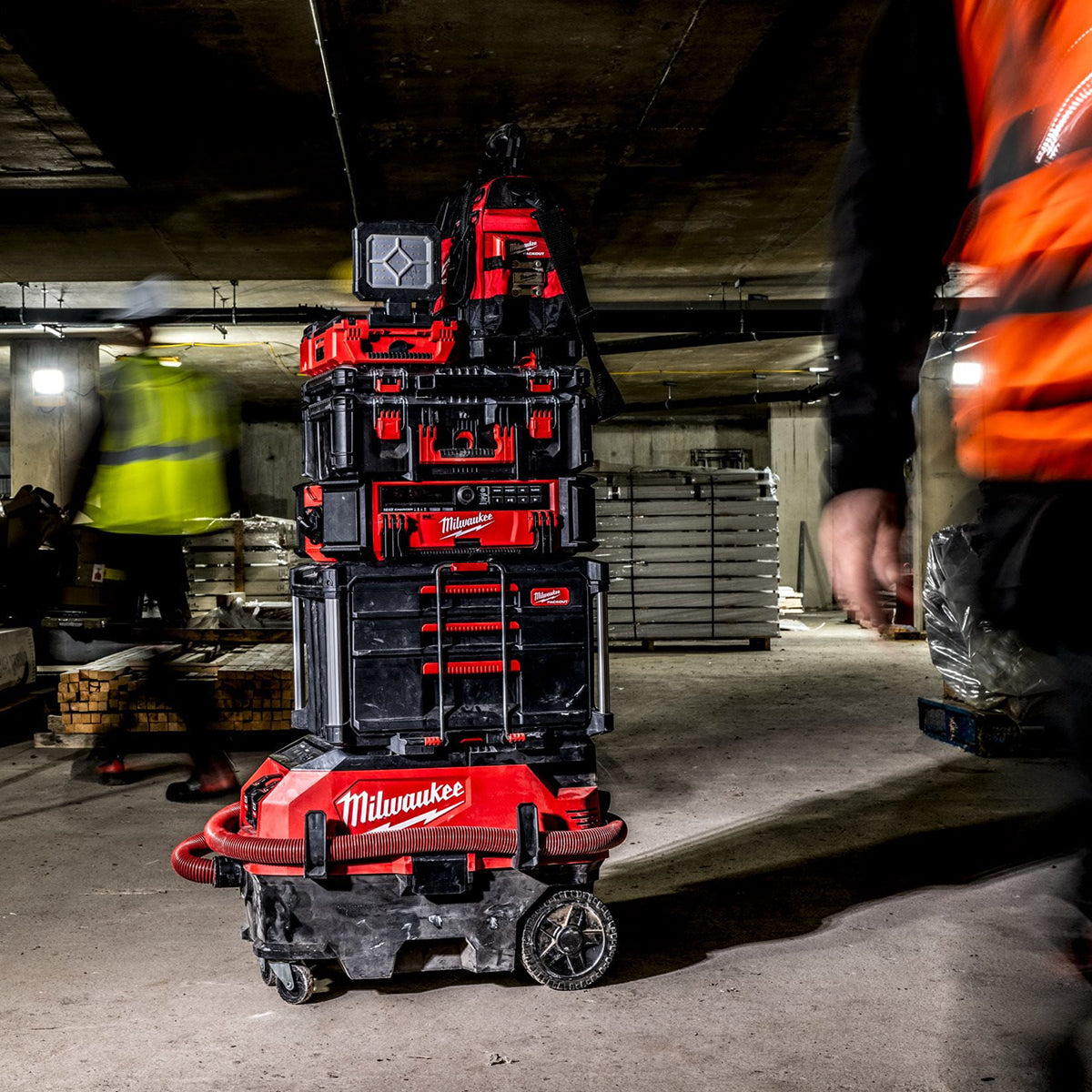 Milwaukee M18ONEF2VC34M-0 M18 FUEL 34L AC/DC Dual Battery M-Class Dust Extractor — Body Only