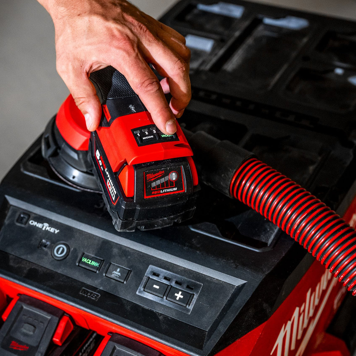 Milwaukee M18ONEF2VC34M-0 M18 FUEL 34L AC/DC Dual Battery M-Class Dust Extractor — Body Only